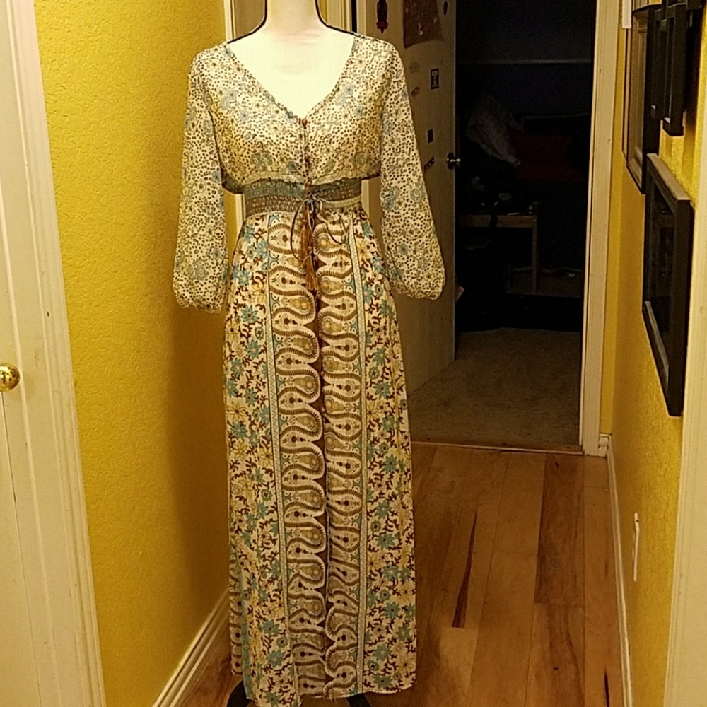Flowing maxi dress